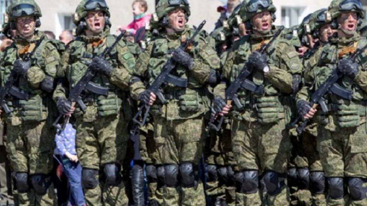 С новата бронирана екипировка "Ратник" руските бойци стават неуязвими за куршумите (ВИДЕО)