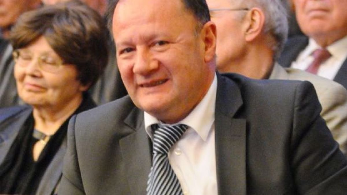 Михаил Миков скочи срещу коалирането на БСП със Слави