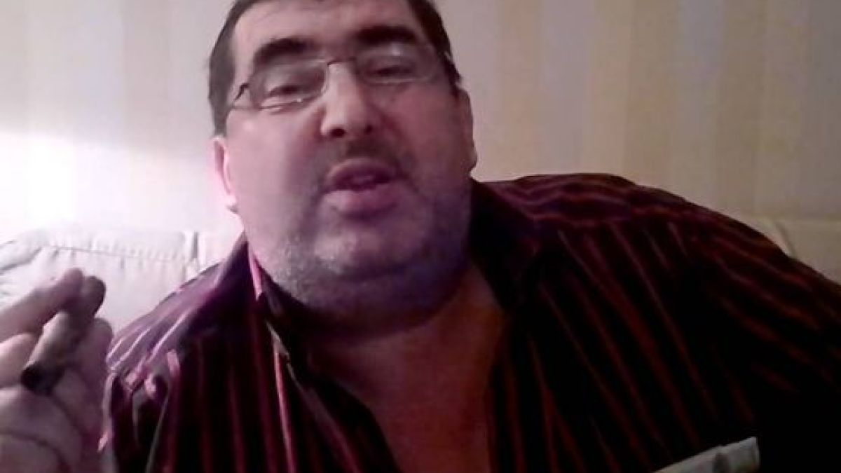 Митьо Пищова в центъра на Бургас: Пристигнах, ще ви разцепя от секс, момиченца