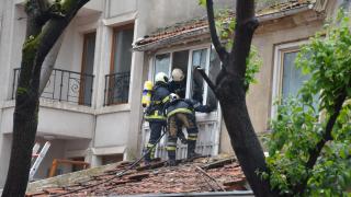 Клошари подпалиха матрак и всяха паника в центъра на Варна