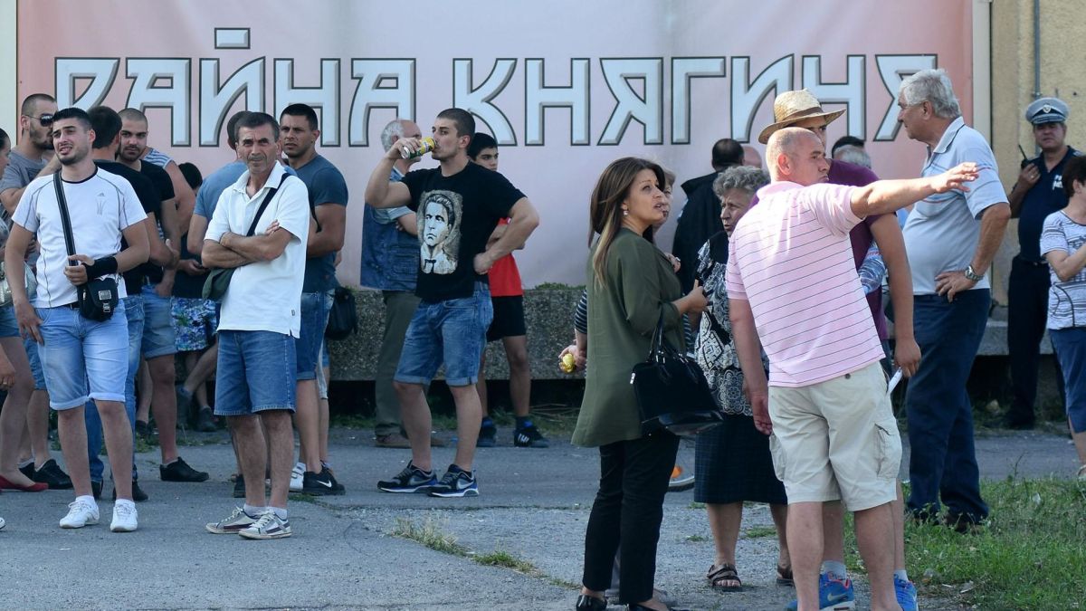 100 души блокираха улици в „Орландовци”