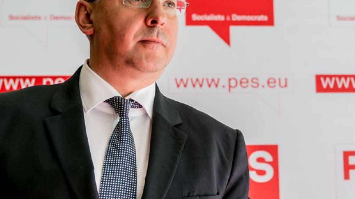 Станишев: Гърция трябва да остане в Еврозоната