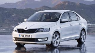 Първи СНИМКИ на салона на новата Skoda Octavia