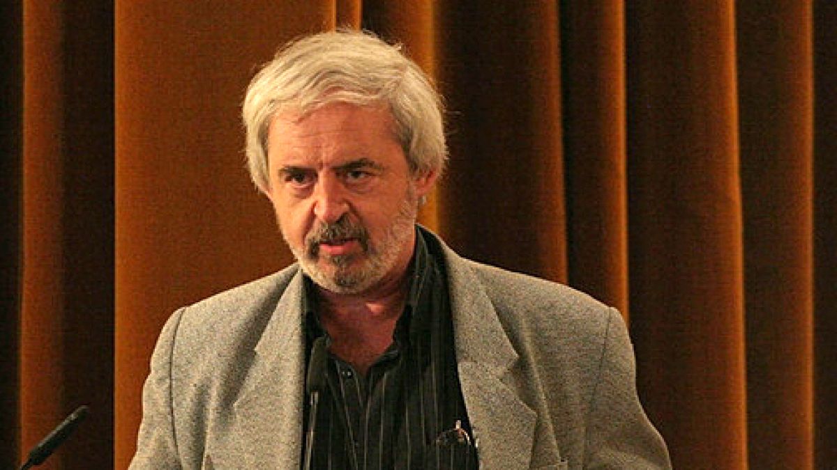 Професор фен на стадния имунитет хули НОЩ, че създал предпоставка за масова смърт