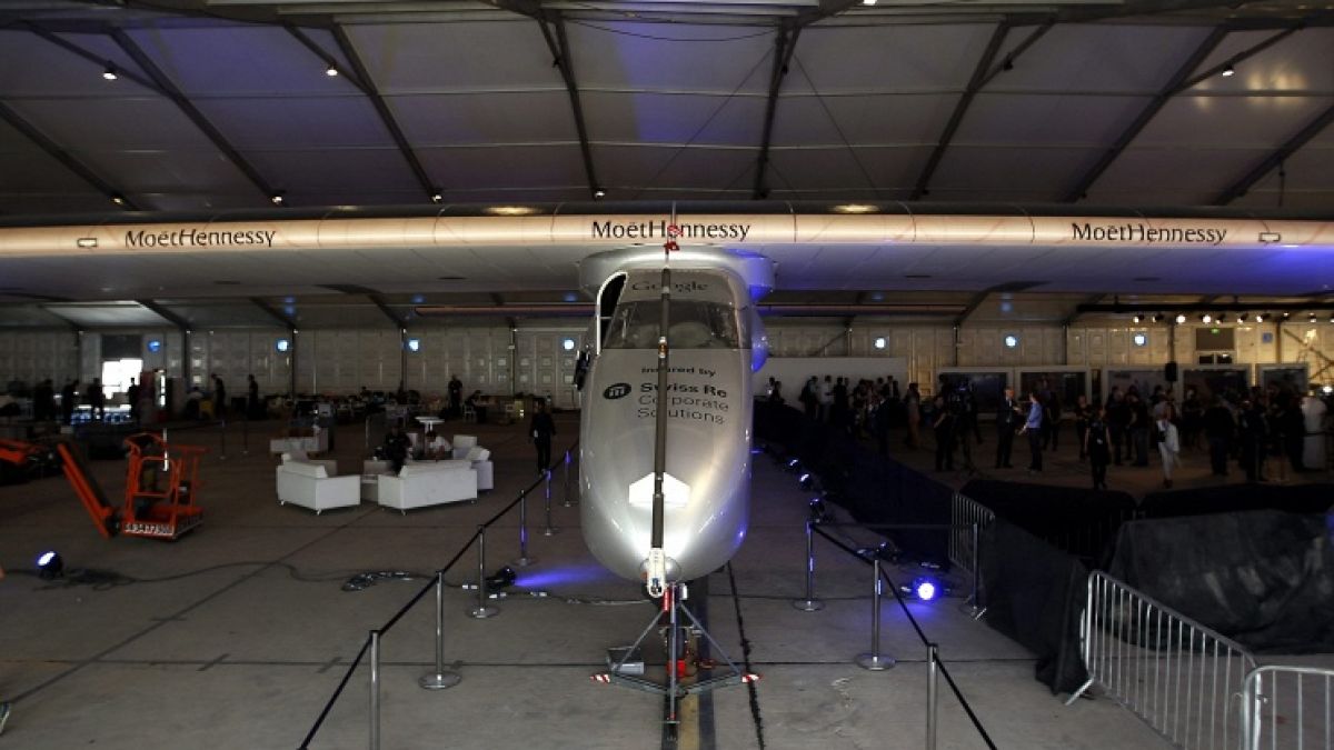Solar Impulse 2 постави рекорд: 80 часа полет и 5663 прелетени километри