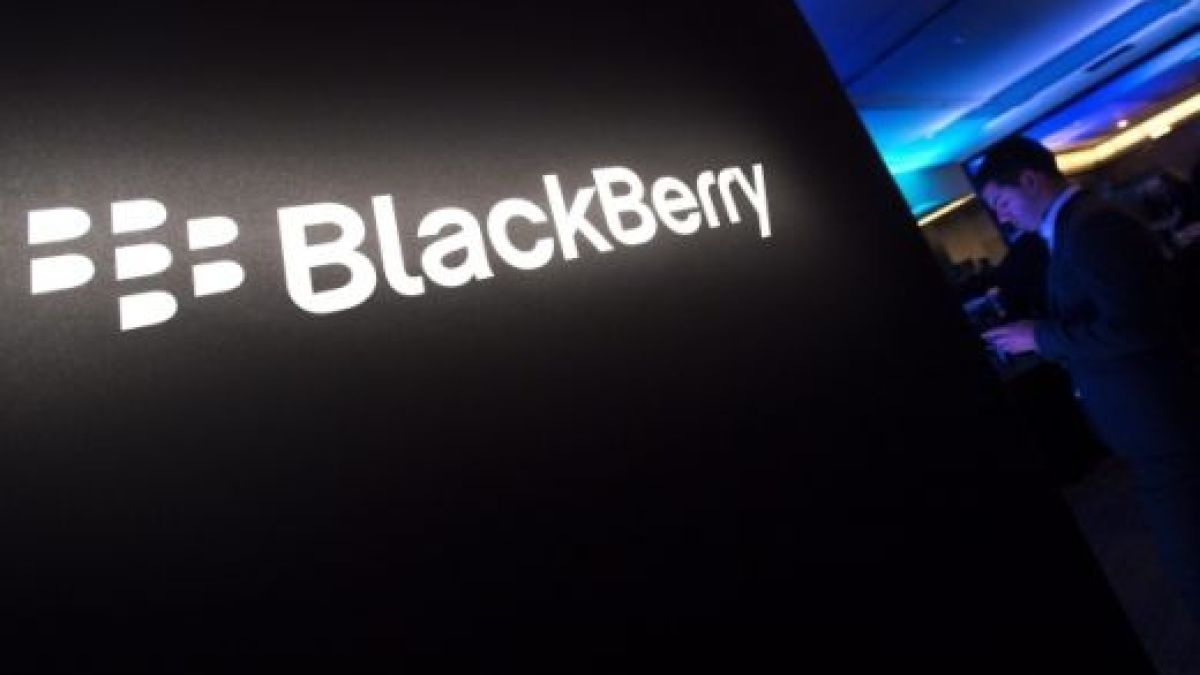 Пакистан спря услугите на BlackBerry в страната до 1 декември
