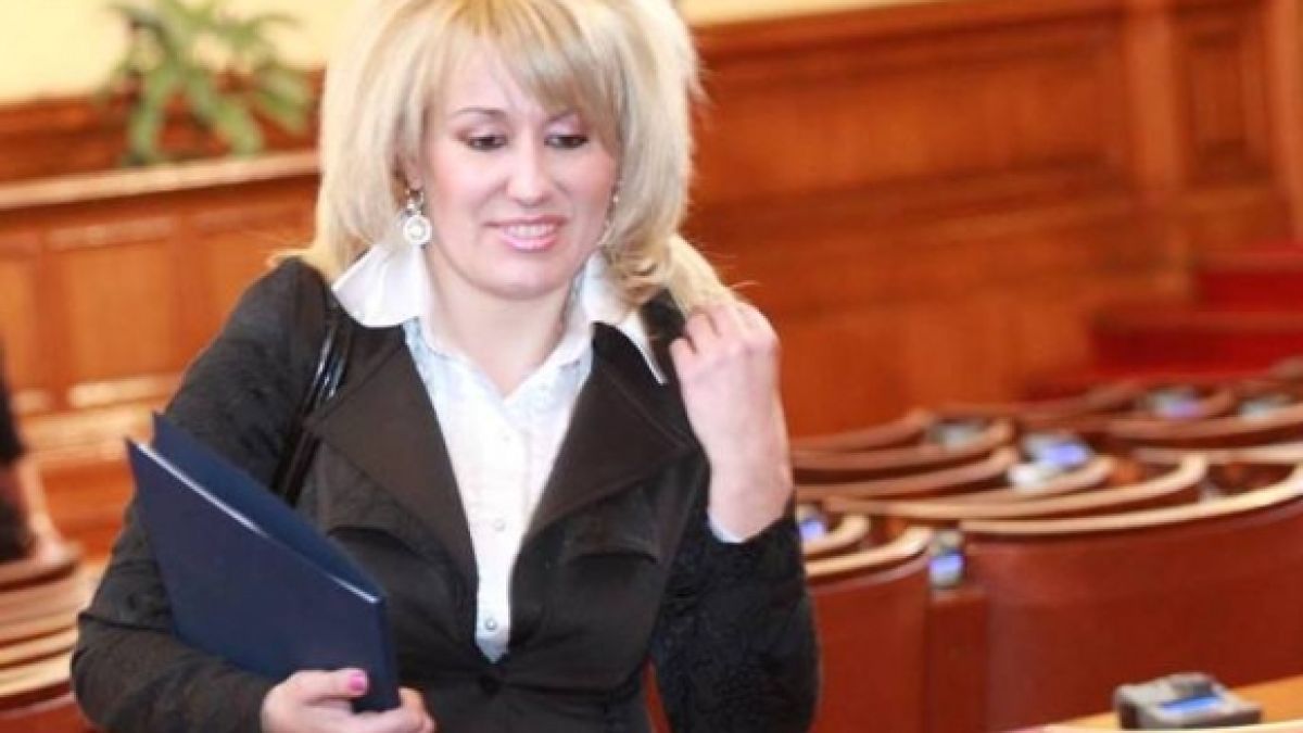 Какво става с омбудсмана - Баракова брои ли, брои