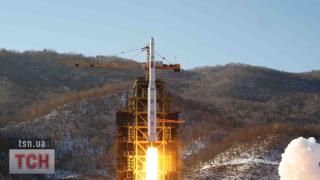 КНДР вдига покрив над космодрума си