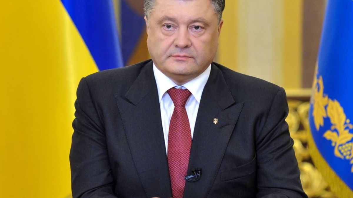 На Порошенко му замириса на затвор