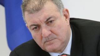 Шефът на Агенция "Митници" с К-19, състоянието му е...