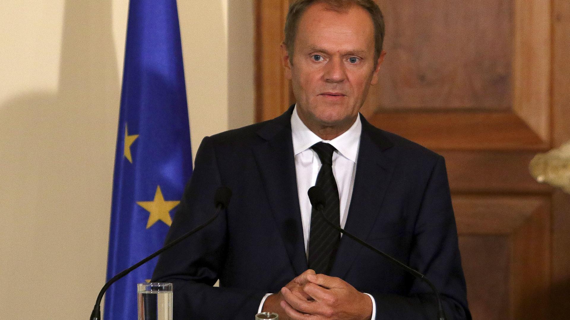 Доналд Туск показа останки от руски дронове, атакували Полша Видео