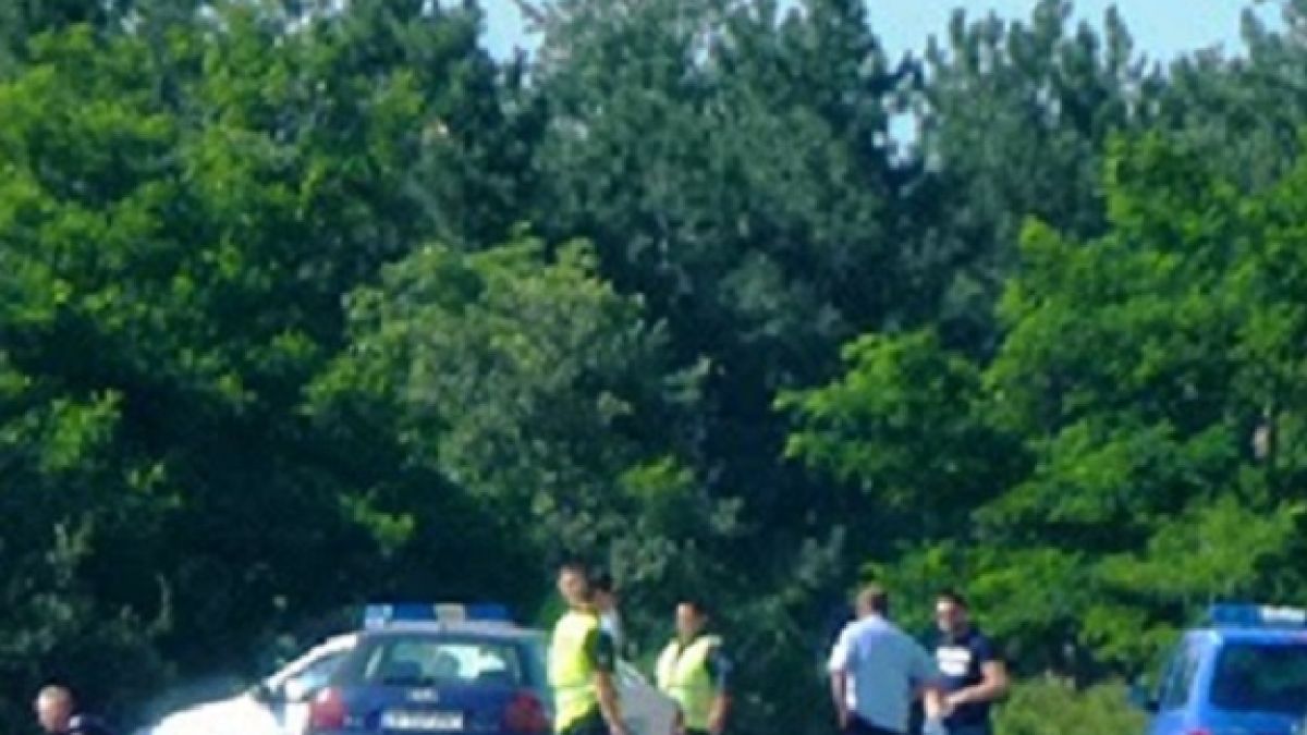 Областният управител на Кърджали спасява пострадали в катастрофа