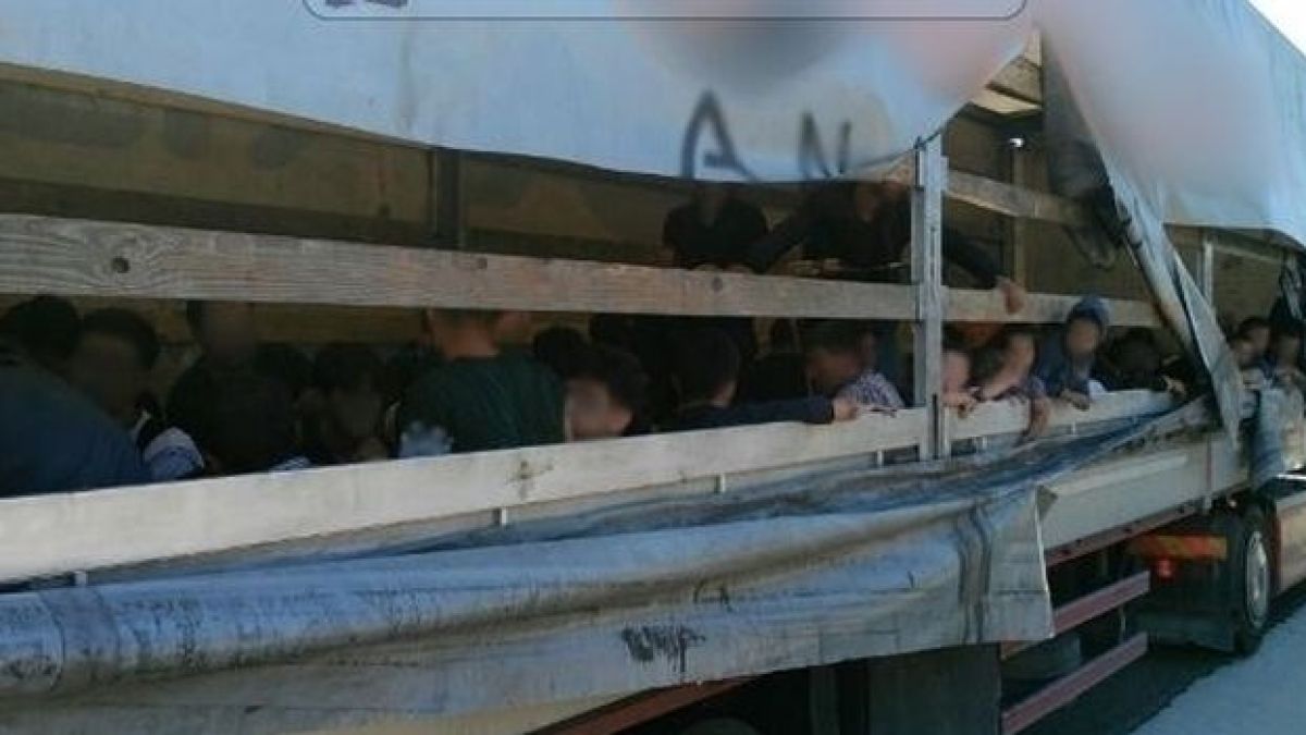 Четирима българи арестувани в Солун като каналджии