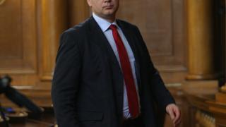Ексклузивно в БЛИЦ: БСП бие шута на Кадиев след час!