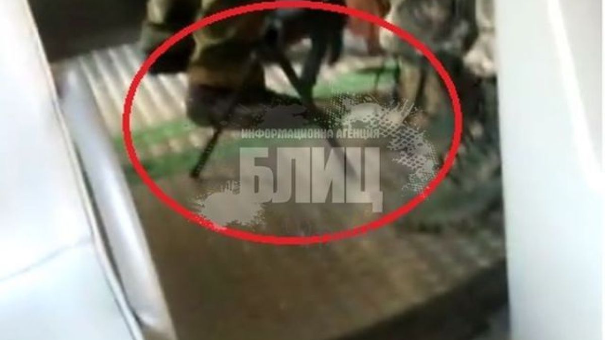 Как МО разбра, че военните и картечницата от видеото са бутафорни?