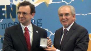 БЛИЦ TV: Доган с медал за храброст от евролибералите