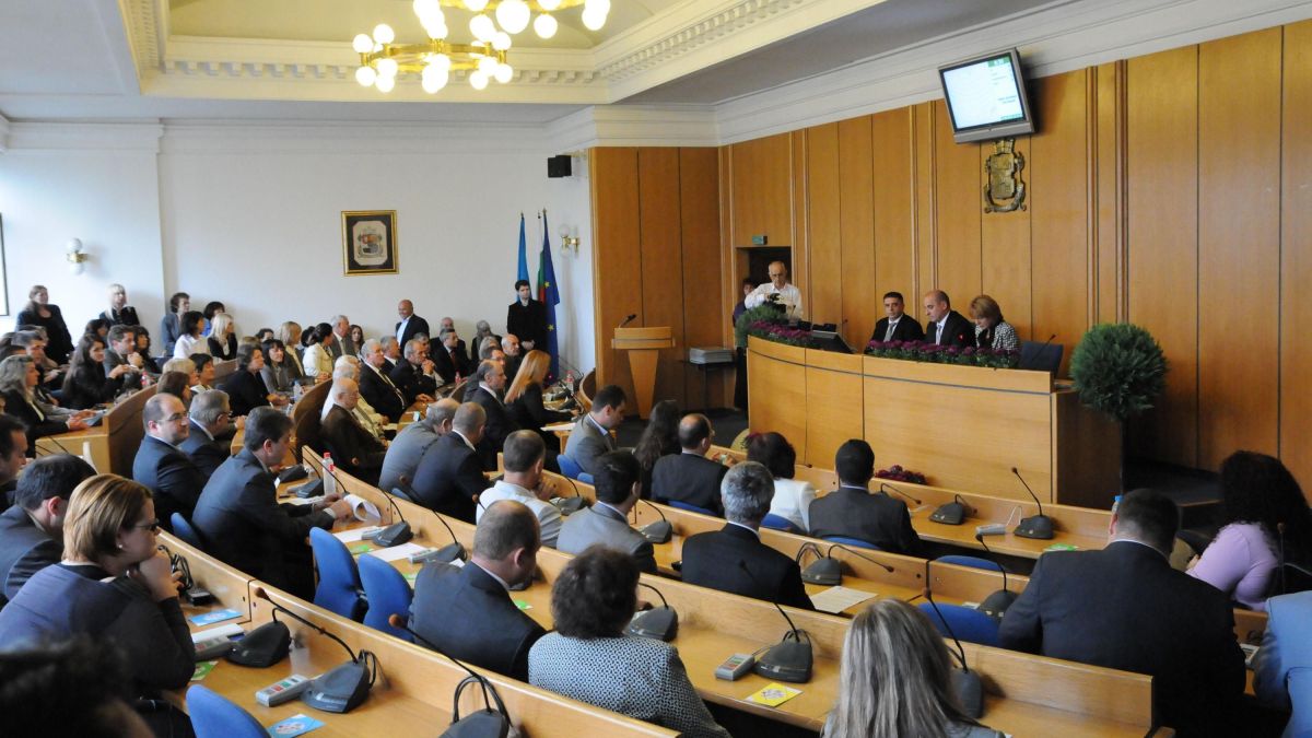 Колко гласа са нужни за едно кресло в столичната власт?