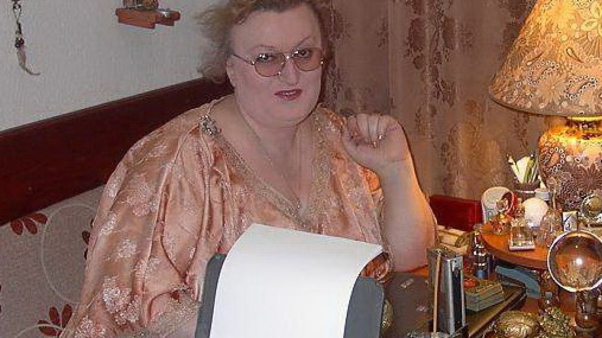 Транссексуалната пророчица Адриана Миронова: Чакат ни наводнения и тежка зима!