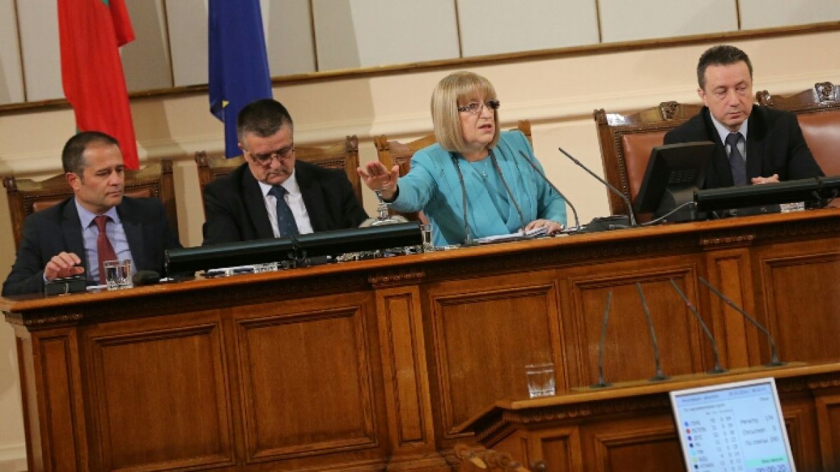 Извънредно в БЛИЦ: Премиерът скара депутатите!