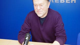 Любомир Дяковски, директор на Филхармонията в Плевен: Давам доверието си на проф. Стойков