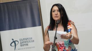Вижте космическите заплати на шефовете на "Америка за България" - раздали си милион за 2013 г. (ДОКУМЕНТИ)