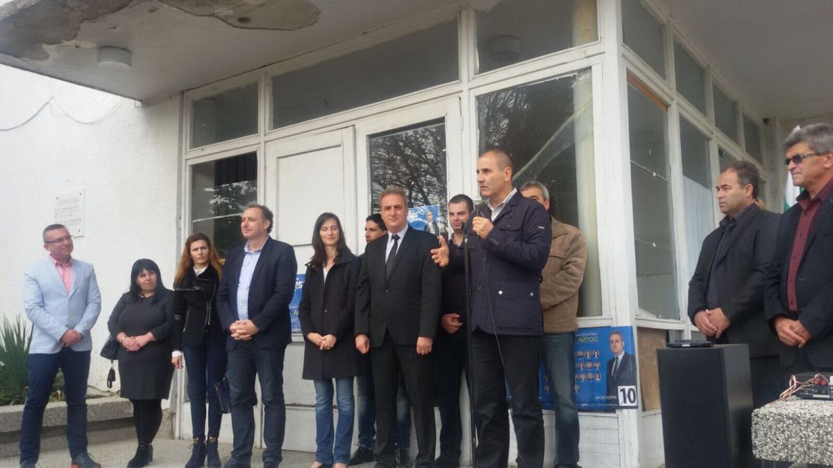 Цветан Цветанов в Айтоско: ГЕРБ не дели населените места на големи и малки, нито по възраст и религия