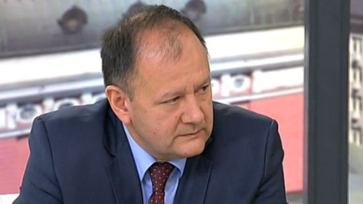 Миков скочи на Георги Първанов: Подкрепя десните, това е скандално!