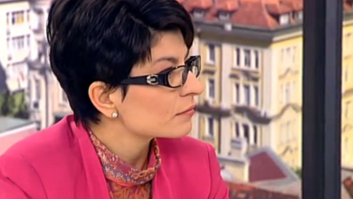 Десислава Атанасова: Кой назначи този некомпетентен човек за председател на ЦИК?