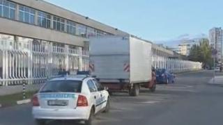 Бюлетините за балотажа потеглиха към секциите