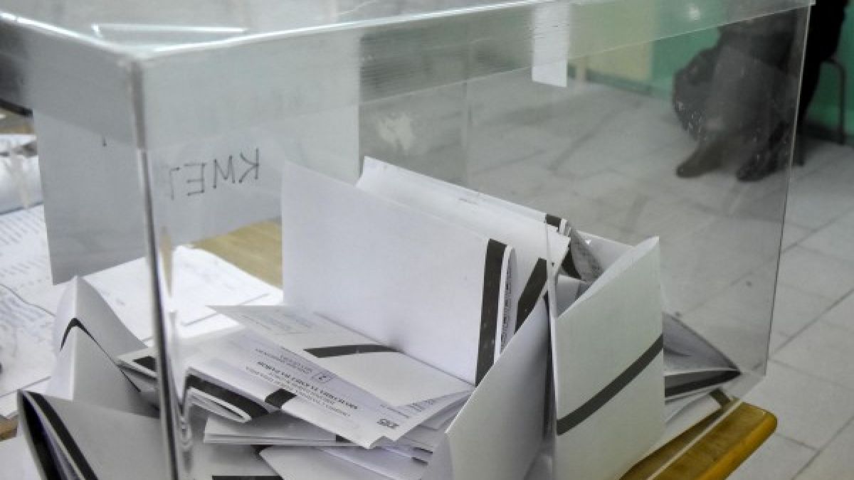 Жителите на две села ще ходят за трети път до урните 