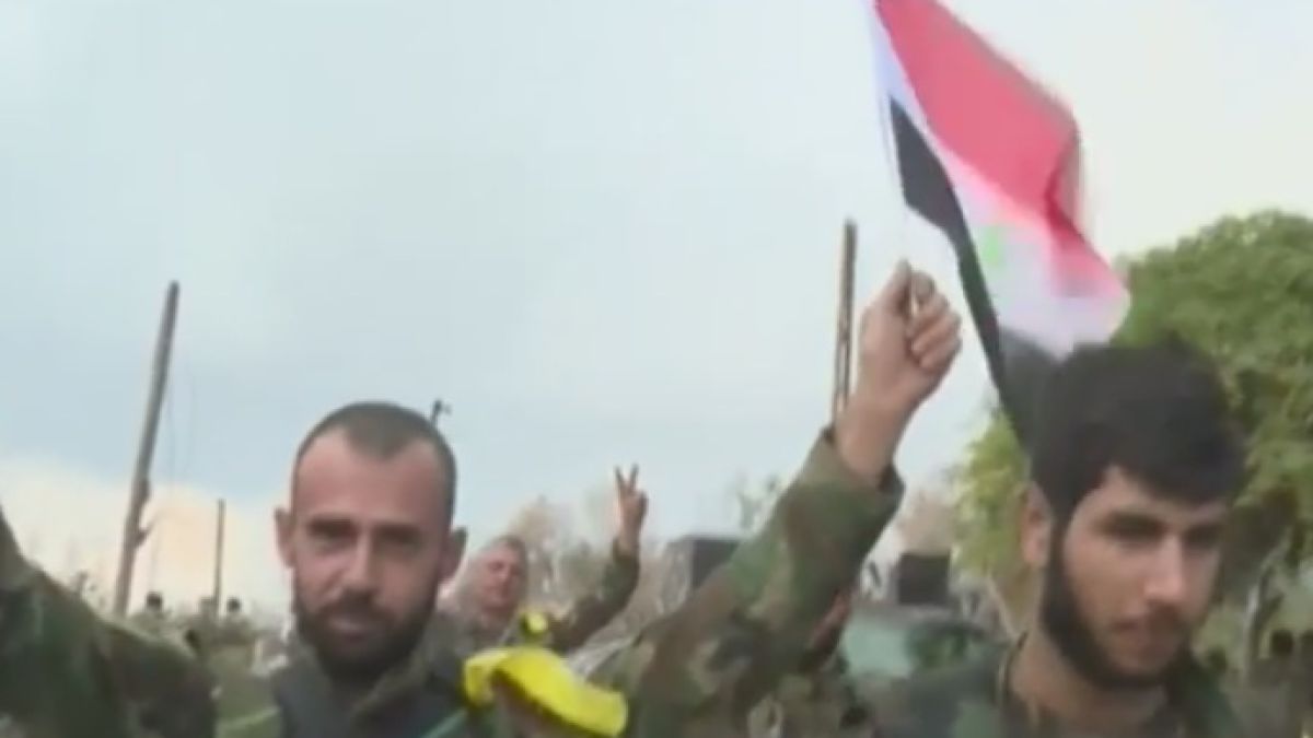 "Соколите на пустинята" и сирийската армия изритаха терористите от стратегически пункт (ВИДЕО)