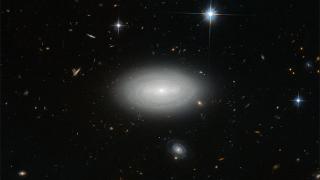 Телескопът Hubble намери “най-самотната” галактика