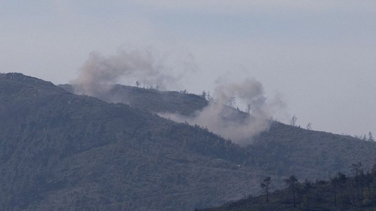 Русия мъсти за сваления Су-24 с въздушни удари по бърлогите на туркмените (ВИДЕО)