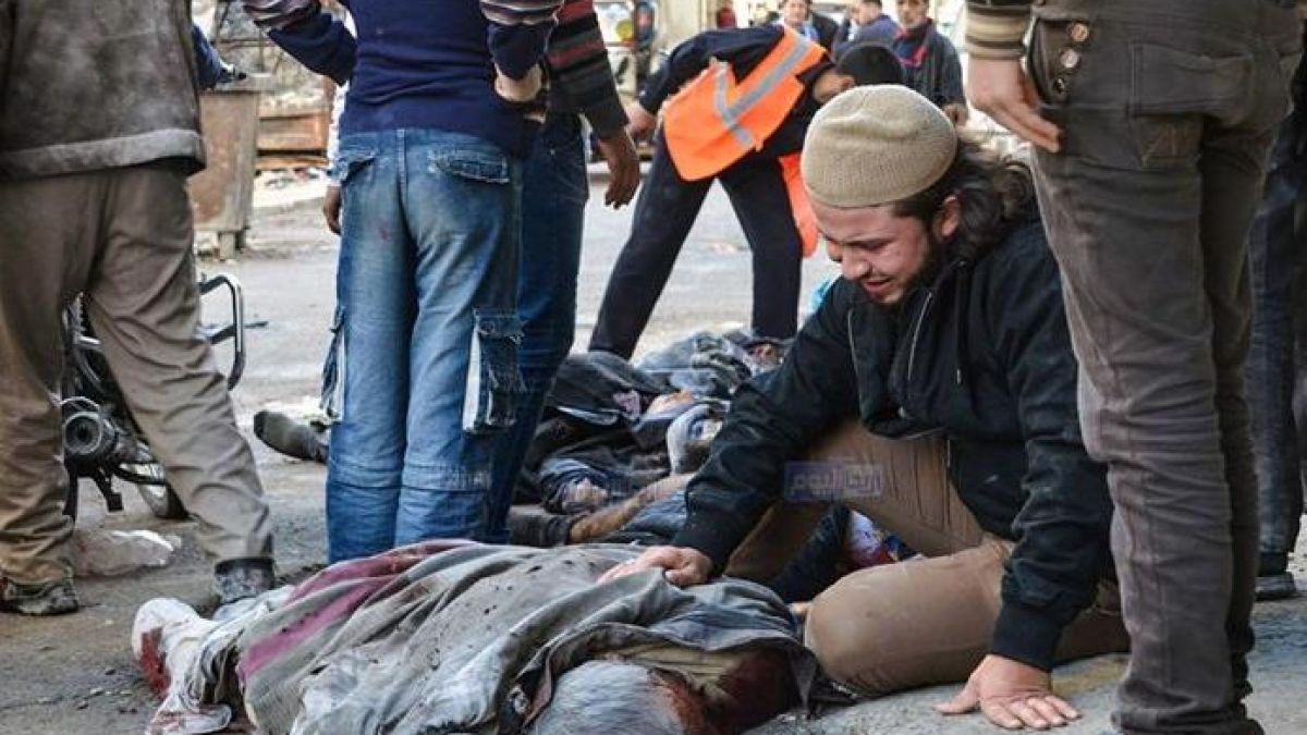 Касапница на пазар в Сирия с най-малко 44 убити след въздушен удар