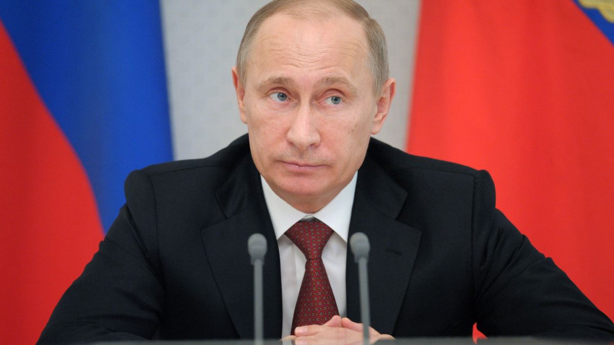 Руският робот-беглец се ръкува с Путин (ВИДЕО)
