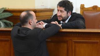 Радан Кънев и министърът-протестър - на бунището на историята!