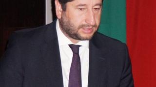 Резилът на bTV продължава! Съветник на Христо Иванов поканен да лъска имиджа на проваления протестър-министър