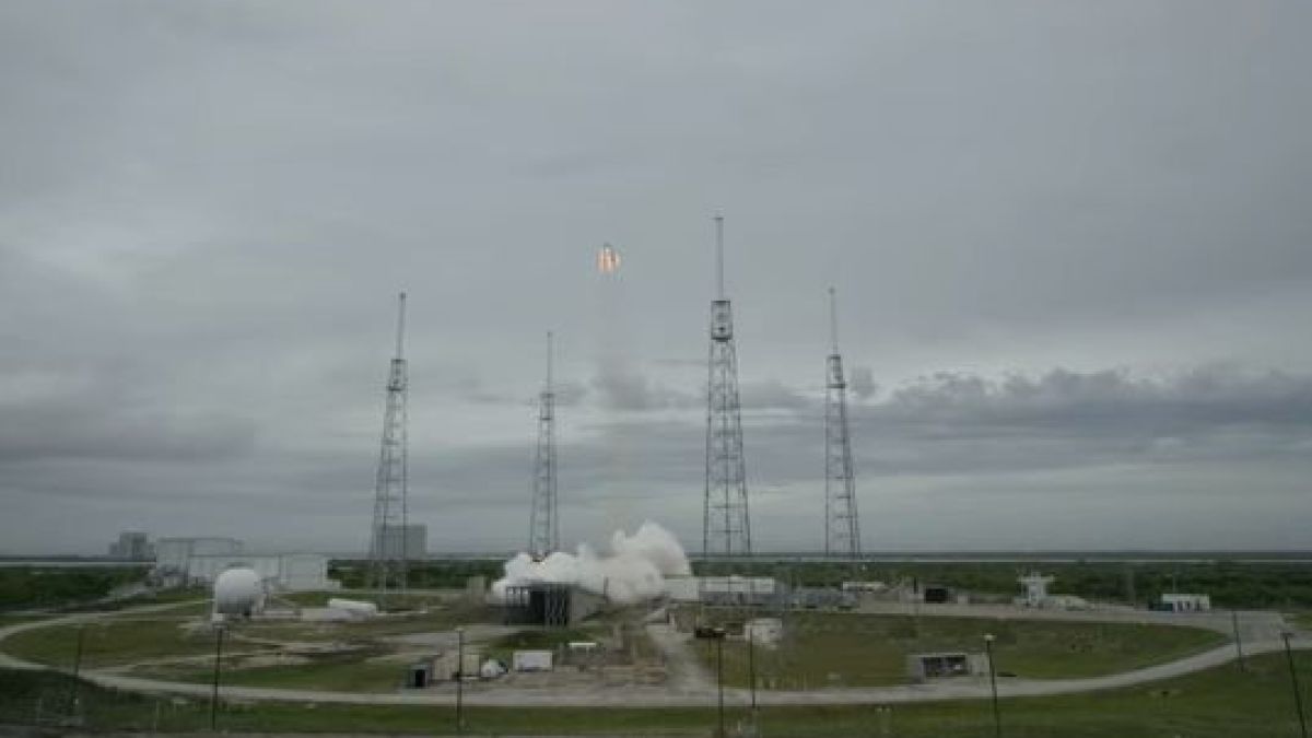 Пробив: Falcon 9  кацна успешно обратно на Земята (ВИДЕО)