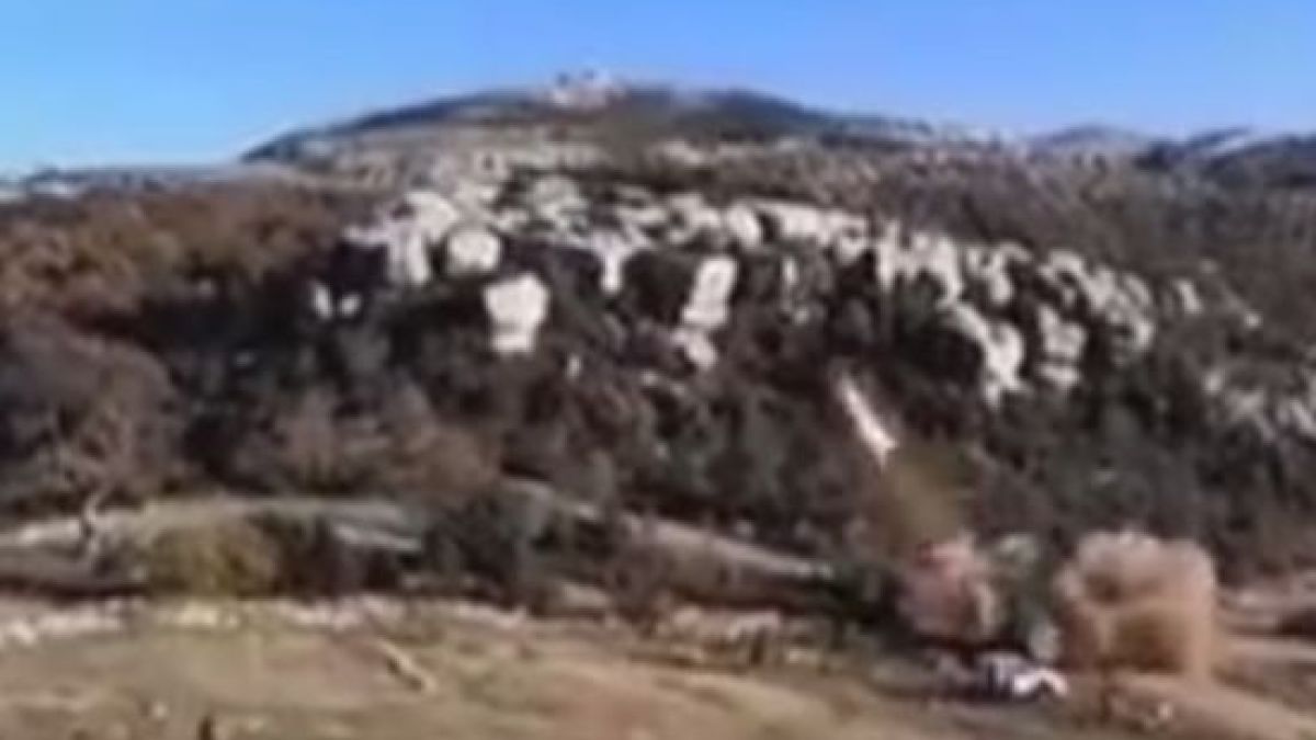 Сирийската армия натика джихадистите като стадо овце в котел край Тел Биса (ВИДЕО)