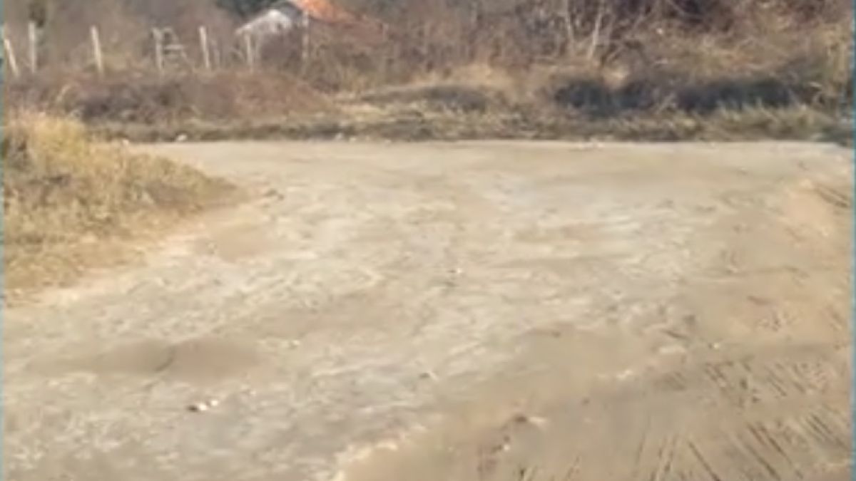Потресаващо! Така изглежда път в България, който не е ремонтиран 50 години (ВИДЕО)