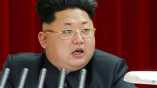 Какво става в Северна Корея: Паническо разграбване на магазините