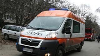Внучка накара баба си сама да се коли