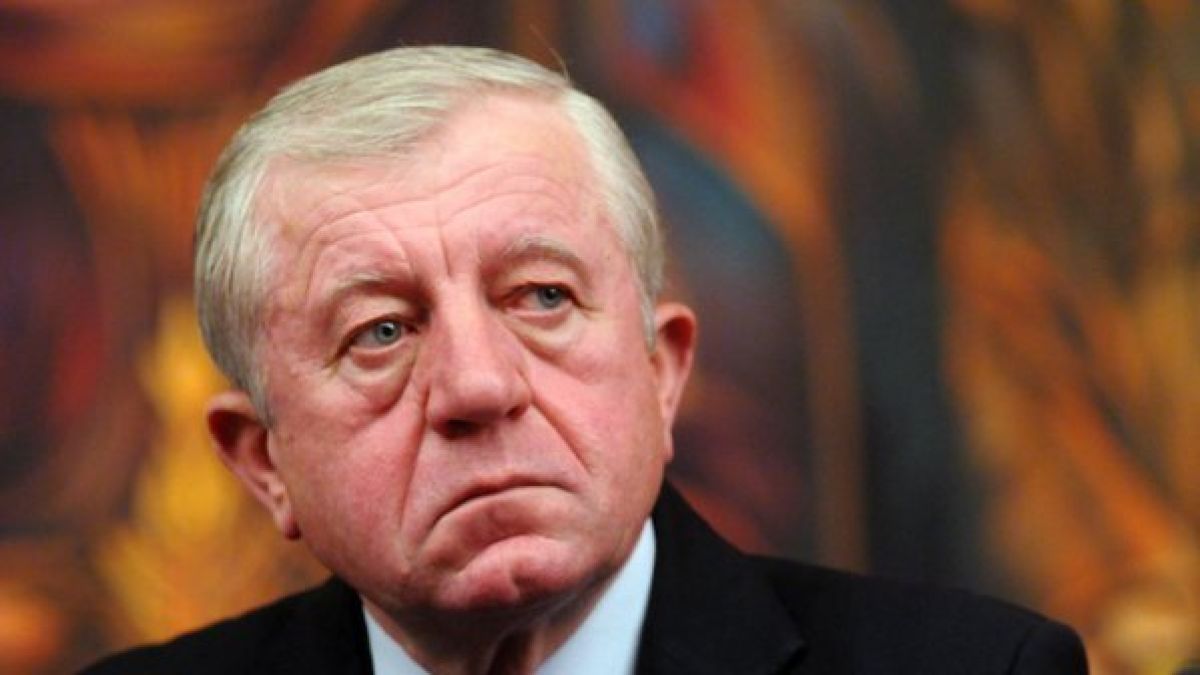 Генерал Михов попиля Плевнелиев за външната политика и армията 