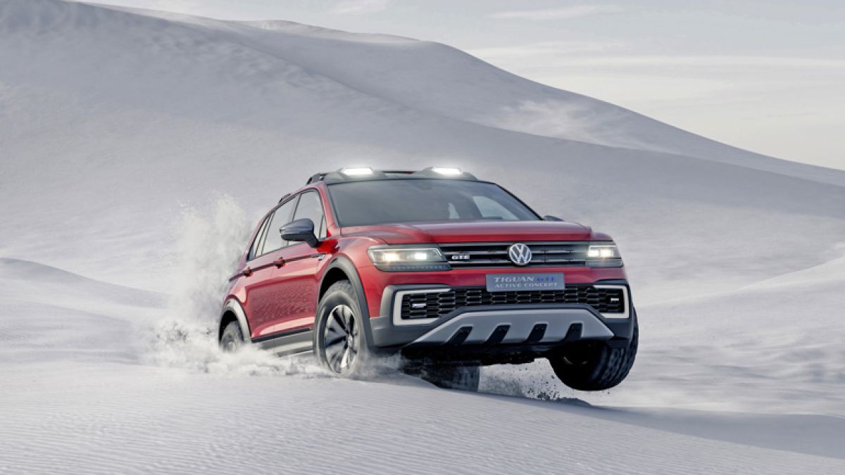  Volkswagen Tiguan тръгва през снежните преспи