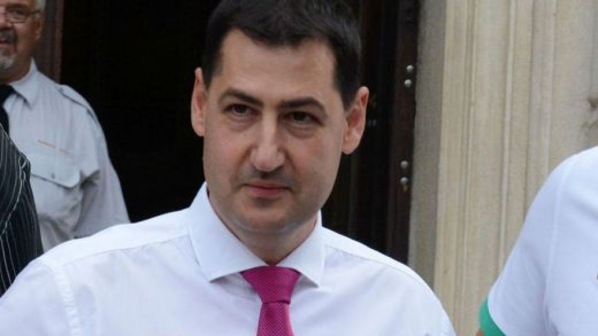 Ексклузивно и първо в БЛИЦ: Запалиха колата на съпругата на пловдивския кмет!