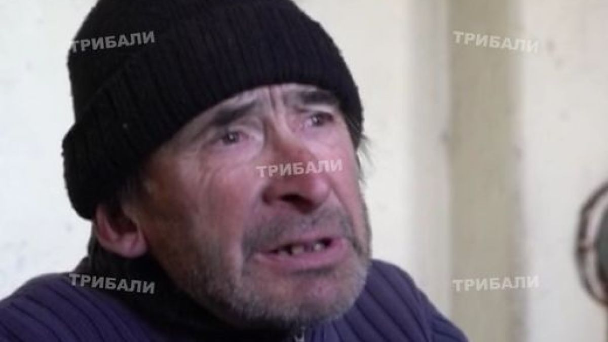 Невероятен жест! Младежи спасиха бездомник от глад и измръзване (СНИМКИ)