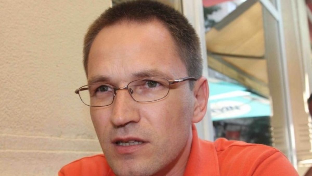 И привържениците на Лозан Панов се врътнаха за оставката на ВСС
