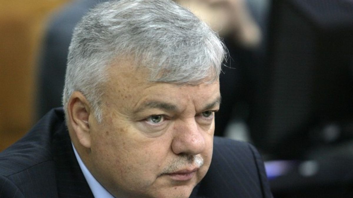 Парламентът вече е отцепен, шефът на НСО пристигна