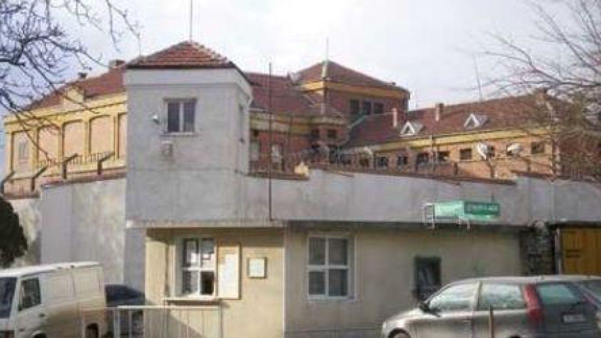 Репортаж в БЛИЦ: Варненският затвор става 3 звезди!