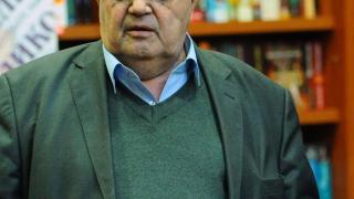 Божидар Димитров подложен на терор! Измамници се опитаха да "хлъзнат" директора на НИМ с подла схема, но... 